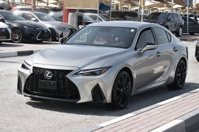 Подержанный Lexus IS 300 III Рестайлинг 2, 3.5 л, 2022 в Шардже от Alfaris Used Cars Серебристый цвет. Other | AUTO.AE