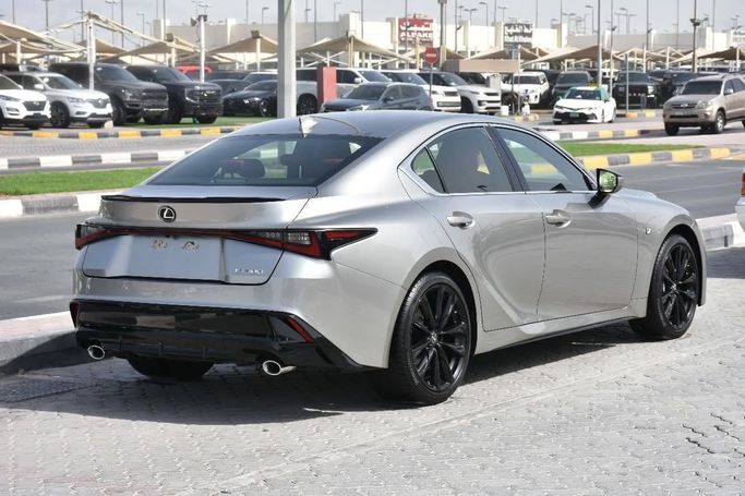 Подержанный Lexus IS 300 III Рестайлинг 2, 3.5 л, 2022 в Шардже от Alfaris Used Cars Серебристый цвет. Other | AUTO.AE