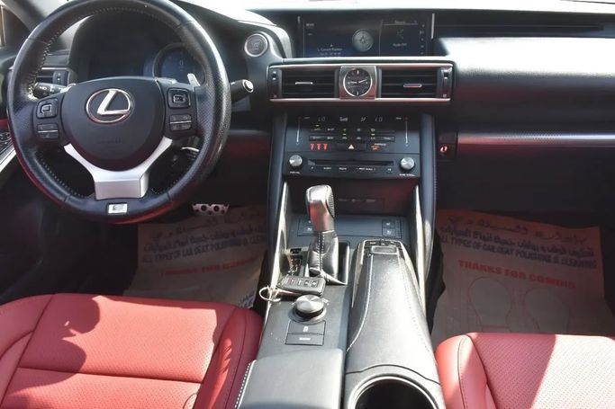 Подержанный Lexus IS 300 III Рестайлинг, 3.5 л, 2017 в Шардже от Alfaris Used Cars Белый цвет. Other | AUTO.AE