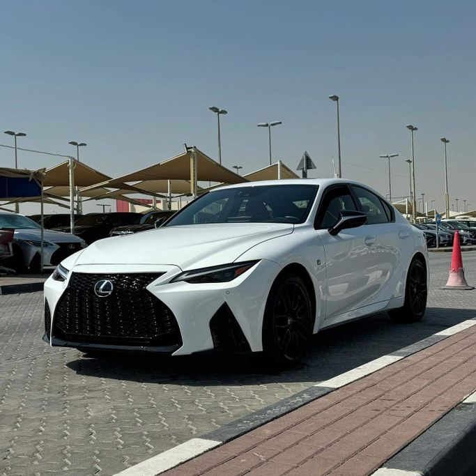Подержанный Lexus IS 350 III Рестайлинг 2, 3.5 л, 2022 в Шардже от Alfaris Used Cars Белый цвет. Other | AUTO.AE