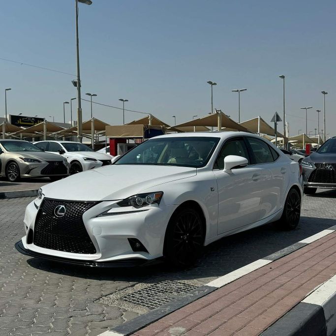 Подержанный Lexus IS 250 III, 2.5 л, 2015 в Шардже от Alfaris Used Cars Белый цвет. Other | AUTO.AE