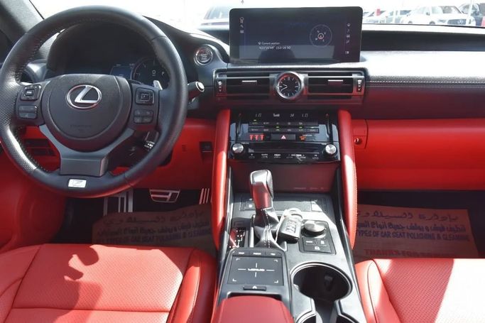 Подержанный Lexus IS 350 III Рестайлинг 2, 3.5 л, 2023 в Шардже от Alfaris Used Cars Серебристый цвет. Other | AUTO.AE