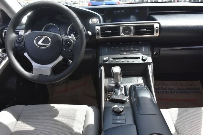 Подержанный Lexus IS 250 III, 2.5 л, 2015 в Шардже от Alfaris Used Cars Серебристый цвет. Other | AUTO.AE