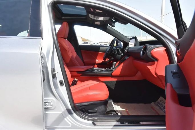 Подержанный Lexus IS 350 III Рестайлинг 2, 3.5 л, 2022 в Шардже от Alfaris Used Cars Серебристый цвет. Other | AUTO.AE
