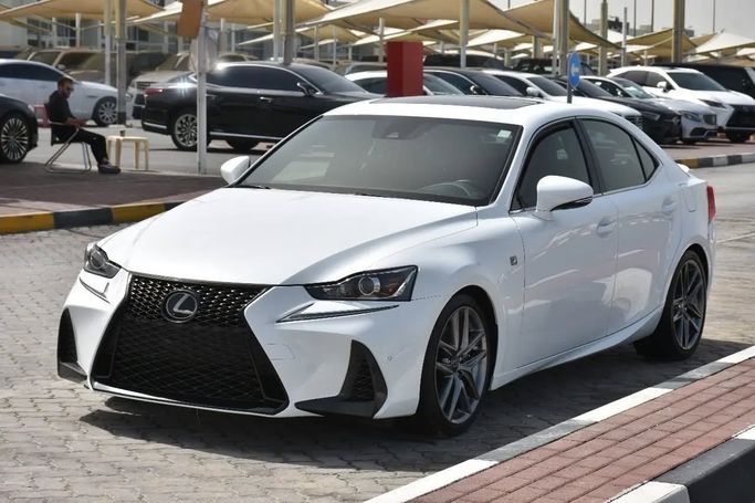 Подержанный Lexus IS 350 III Рестайлинг, 3.5 л, 2018 в Шардже от Alfaris Used Cars Белый цвет. Other | AUTO.AE