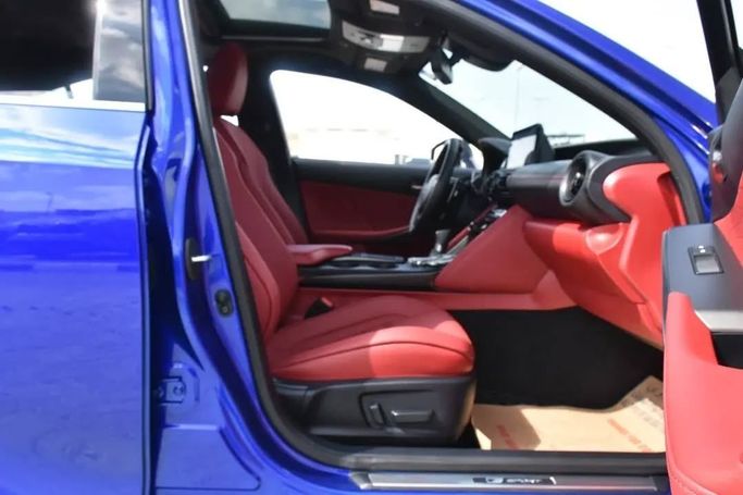 Подержанный Lexus IS 300 III Рестайлинг 2, 3.5 л, 2023 в Шардже от Alfaris Used Cars Синий цвет. Other | AUTO.AE