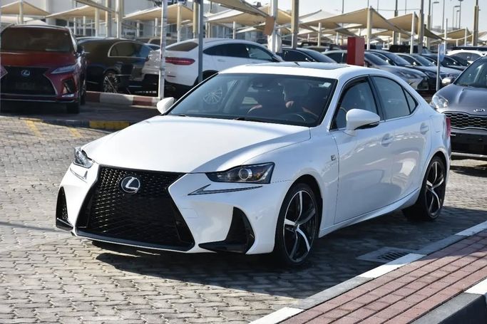 Подержанный Lexus IS 350 III Рестайлинг, 3.5 л, 2018 в Шардже от Alfaris Used Cars Белый цвет. Other | AUTO.AE