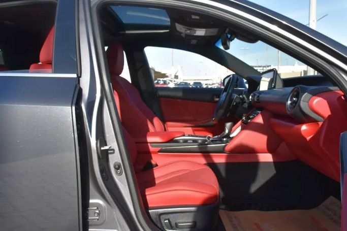 Подержанный Lexus IS 300 III Рестайлинг 2, 3.5 л, 2021 в Шардже от Alfaris Used Cars Серый цвет. Other | AUTO.AE