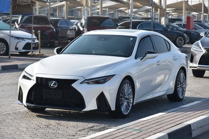 Подержанный Lexus IS 300 III Рестайлинг 2, 3.5 л, 2022 в Шардже от Alfaris Used Cars Белый цвет. Other | AUTO.AE