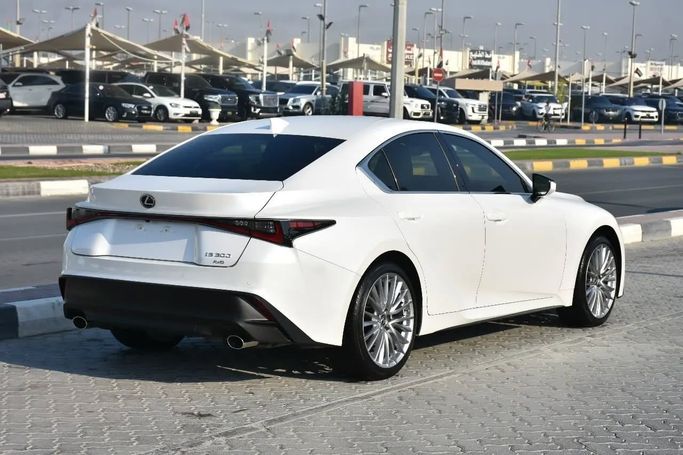 Подержанный Lexus IS 300 III Рестайлинг 2, 3.5 л, 2022 в Шардже от Alfaris Used Cars Белый цвет. Other | AUTO.AE