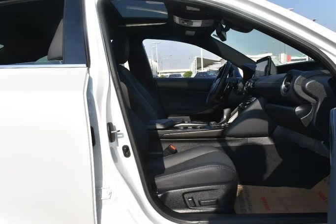 Подержанный Lexus IS 300 III Рестайлинг 2, 3.5 л, 2022 в Шардже от Alfaris Used Cars Белый цвет. Other | AUTO.AE