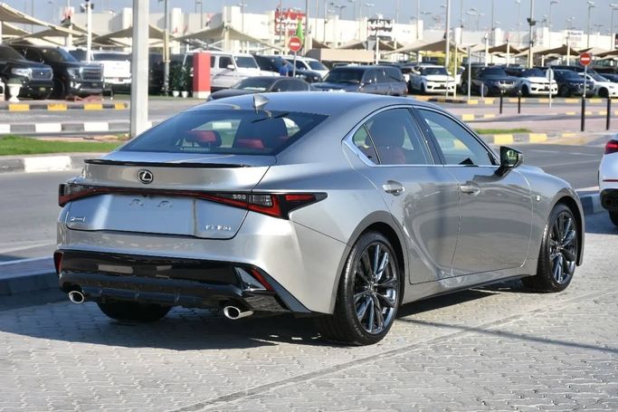 Подержанный Lexus IS 350 III Рестайлинг 2, 3.5 л, 2023 в Шардже от Alfaris Used Cars Серебристый цвет. Other | AUTO.AE