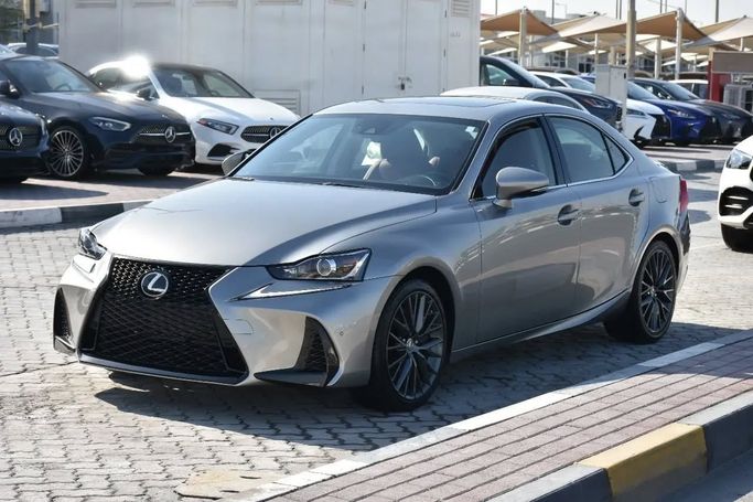 Подержанный Lexus IS 300 III Рестайлинг, 3.5 л, 2018 в Шардже от Alfaris Used Cars Серебристый цвет. Other | AUTO.AE