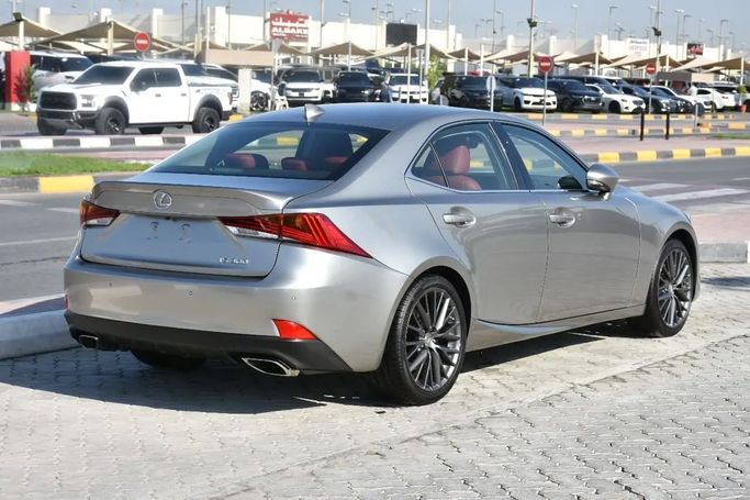 Подержанный Lexus IS 300 III Рестайлинг, 3.5 л, 2018 в Шардже от Alfaris Used Cars Серебристый цвет. Other | AUTO.AE