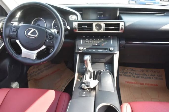 Подержанный Lexus IS 250 III, 2.5 л, 2015 в Шардже от Alfaris Used Cars Серебристый цвет. Other | AUTO.AE