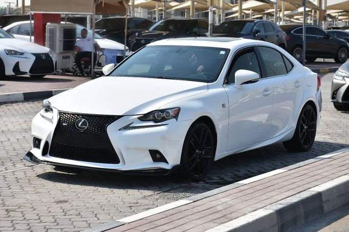 Подержанный Lexus IS 350 III, 3.5 л, 2016 в Шардже от Alfaris Used Cars Белый цвет. Other | AUTO.AE