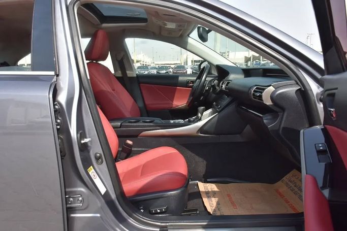 Used Lexus IS 300 III, 3.5 l, 2016 in Sharjah by Alfaris Used Cars, White color. Other | AUTO.AE