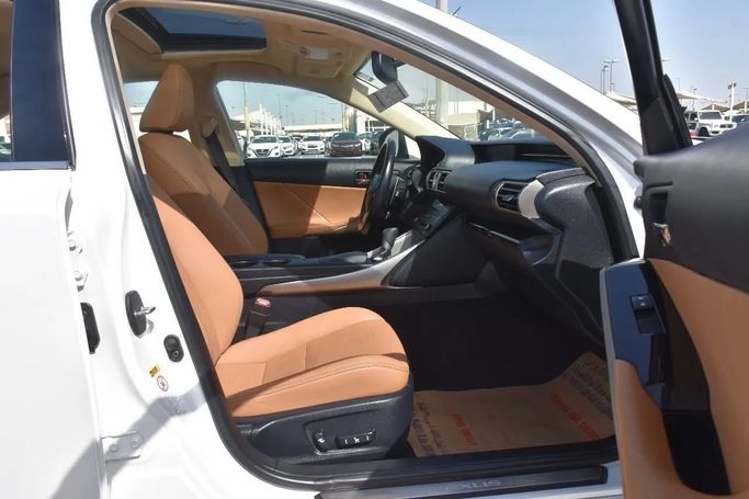 Used Lexus IS 300 III, 3.5 l, 2016 in Sharjah by Alfaris Used Cars, White color. Other | AUTO.AE