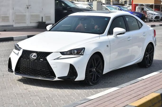Подержанный Lexus IS 350 III Рестайлинг 2, 3.5 л, 2020 в Шардже от Alfaris Used Cars Белый цвет. Other | AUTO.AE