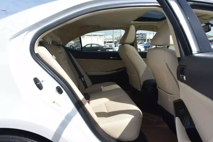 Подержанный Lexus IS 250 III, 2.5 л, 2015 в Шардже от Alfaris Used Cars Белый цвет. Other | AUTO.AE