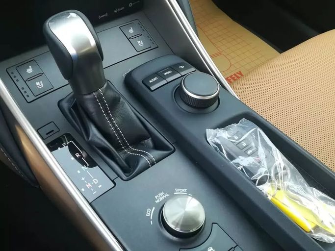 Used Lexus IS 300 III Facelift, 3.5 l, 2018 in Sharjah by Alfaris Used Cars, Black color. Other | AUTO.AE