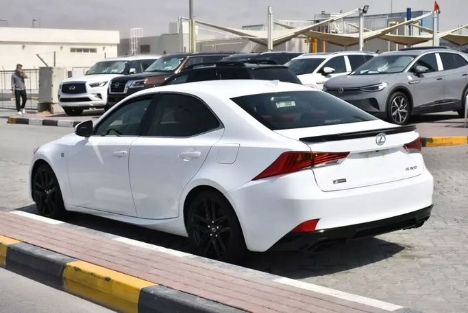 Подержанный Lexus IS 350 III Рестайлинг, 3.5 л, 2017 в Шардже от Alfaris Used Cars Белый цвет. Other | AUTO.AE