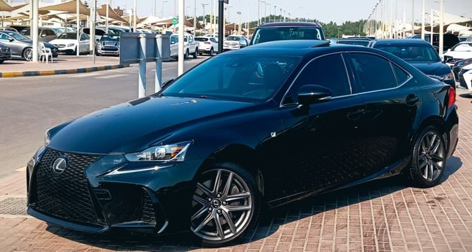 Подержанный Lexus IS 200t III Рестайлинг, 2.0 л, 2017 в Шардже от Mohammad Al Hamadani Used Cars Черный цвет. Американская | AUTO.AE