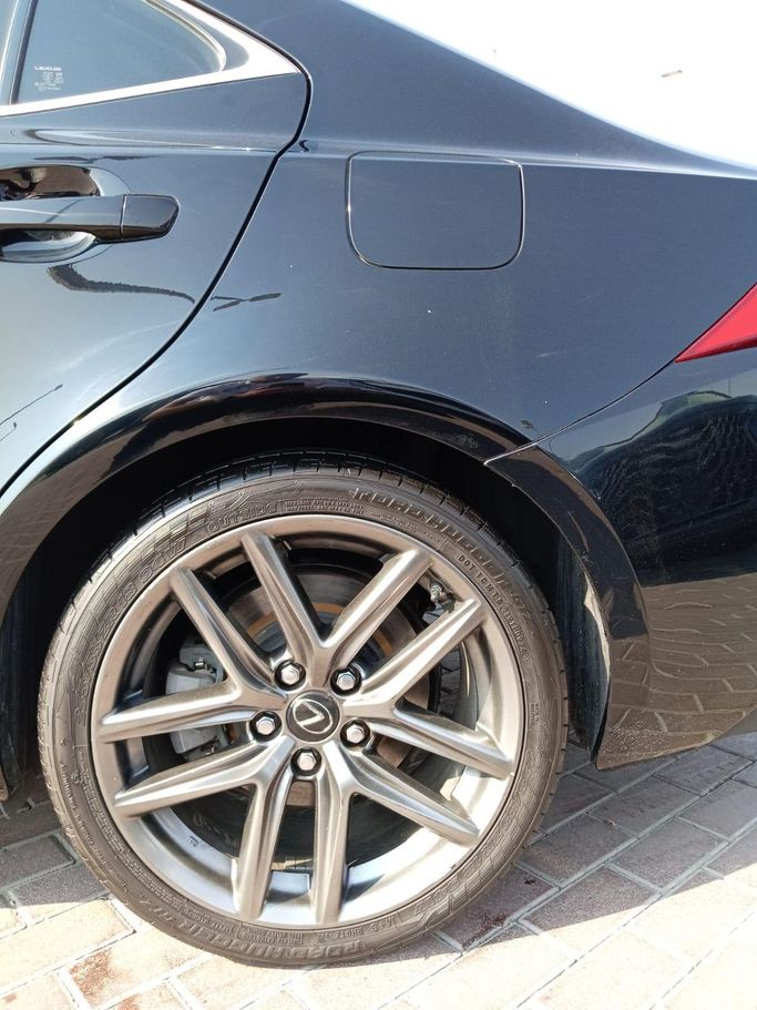 Подержанный Lexus IS 200t III Рестайлинг, 2.0 л, 2017 в Шардже от Mohammad Al Hamadani Used Cars Черный цвет. Американская | AUTO.AE