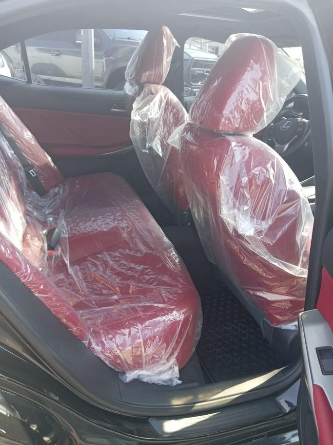 Подержанный Lexus IS 300 III Рестайлинг, 3.5 л, 2018 в Шардже от Mohammad Al Hamadani Used Cars Черный цвет. Американская | AUTO.AE