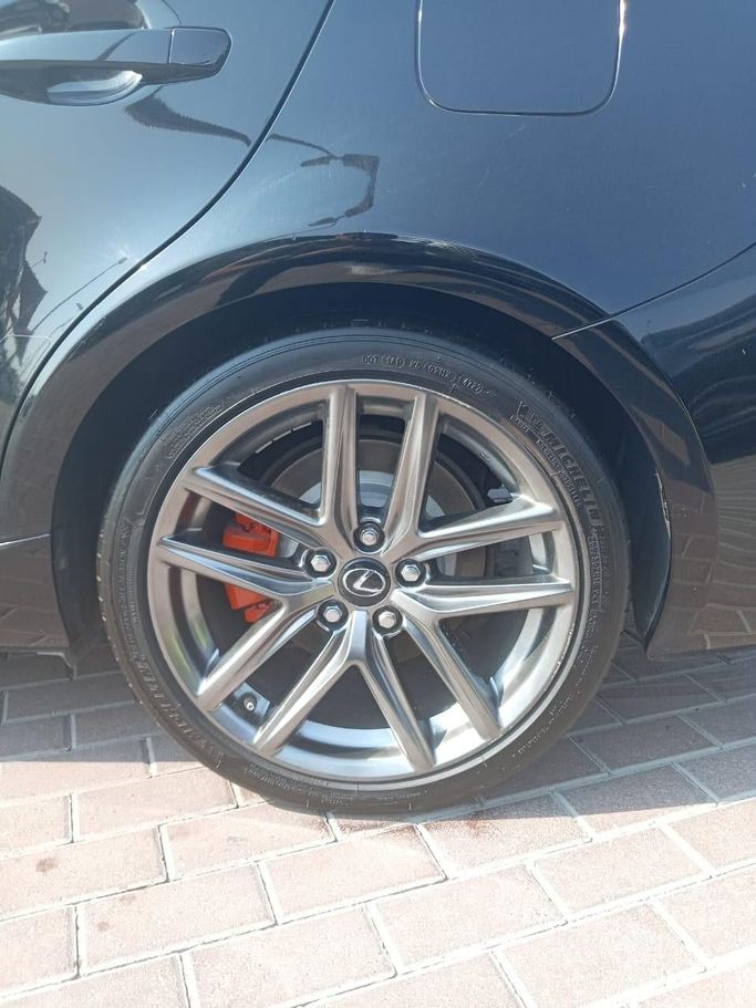 Подержанный Lexus IS 300 III Рестайлинг, 3.5 л, 2018 в Шардже от Mohammad Al Hamadani Used Cars Черный цвет. Американская | AUTO.AE