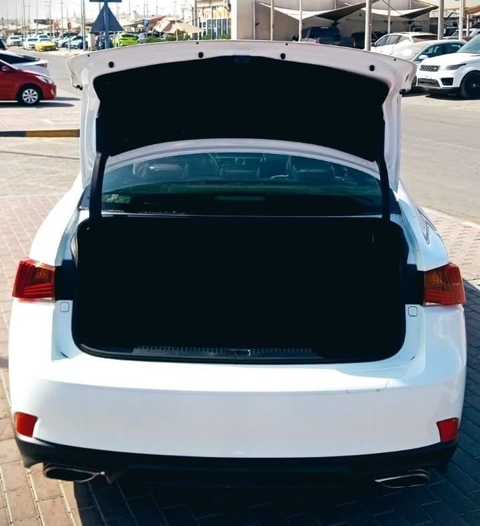 Used Lexus IS 350 III Facelift, 3.5 l, 2017 in Sharjah by Mohammad Al Hamadani Used Cars, White color. American Specs | AUTO.AE