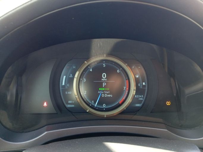 Used Lexus IS 350 III Facelift, 3.5 l, 2017 in Sharjah by Mohammad Al Hamadani Used Cars, White color. American Specs | AUTO.AE