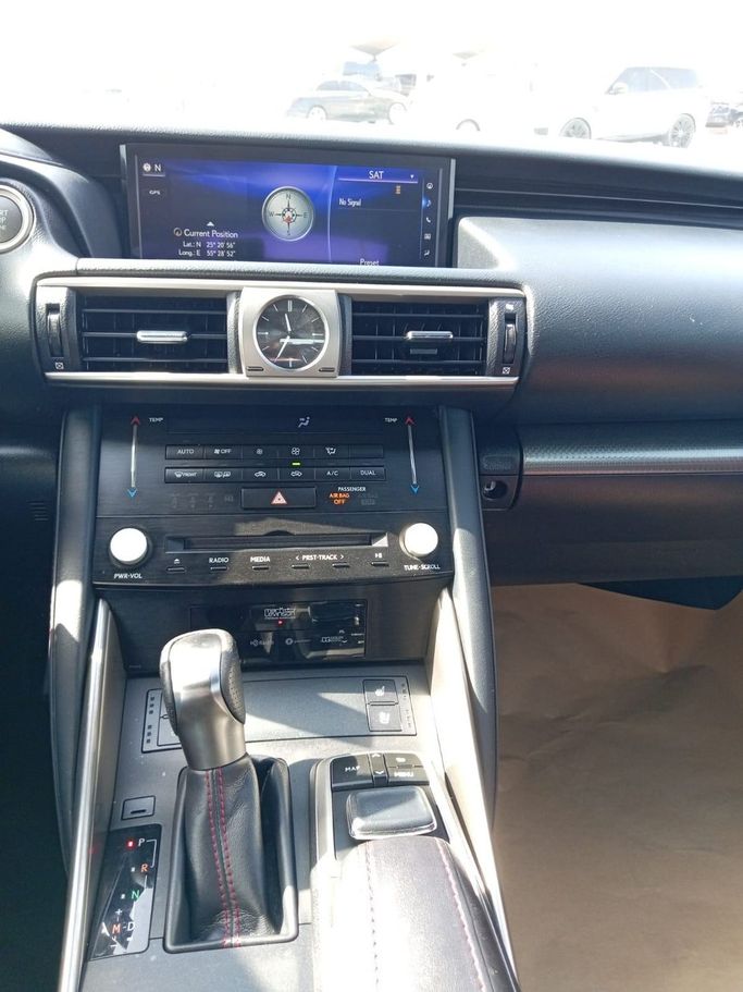 Used Lexus IS 350 III Facelift, 3.5 l, 2017 in Sharjah by Mohammad Al Hamadani Used Cars, White color. American Specs | AUTO.AE