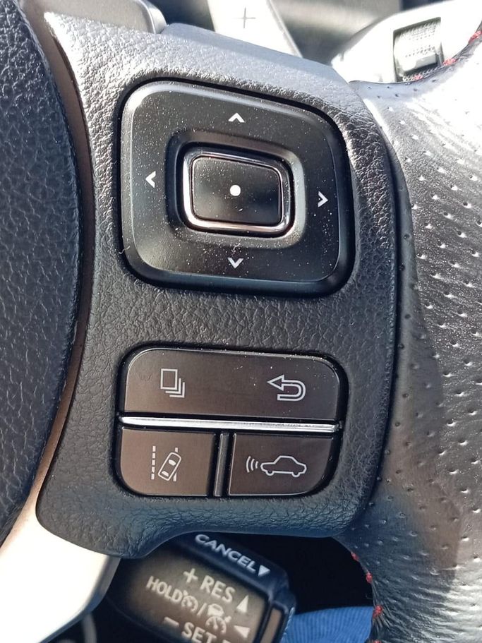 Used Lexus IS 350 III Facelift, 3.5 l, 2017 in Sharjah by Mohammad Al Hamadani Used Cars, White color. American Specs | AUTO.AE