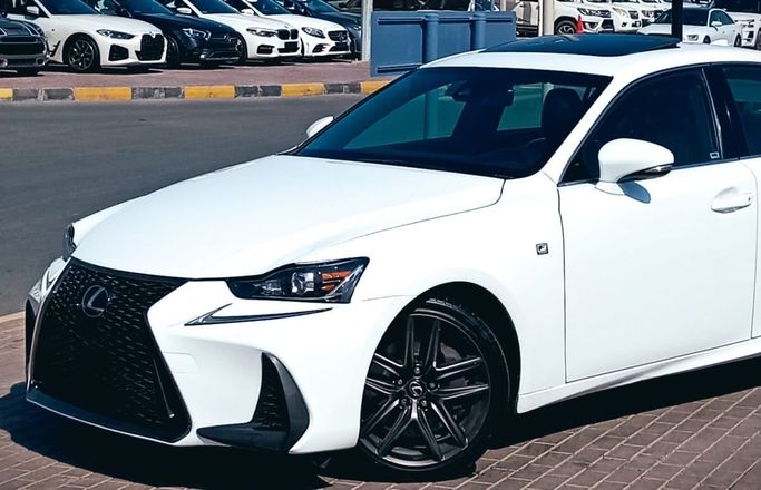 Used Lexus IS 350 III Facelift, 3.5 l, 2017 in Sharjah by Mohammad Al Hamadani Used Cars, White color. American Specs | AUTO.AE