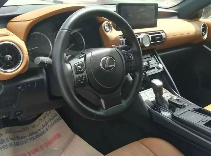 Подержанный Lexus IS 300 III Рестайлинг 2, 3.5 л, 2021 в Шардже от Alfaris Used Cars Белый цвет. Other | AUTO.AE