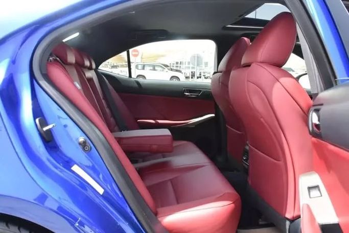 Подержанный Lexus IS 350 III, 3.5 л, 2016 в Шардже от Alfaris Used Cars Синий цвет. Other | AUTO.AE