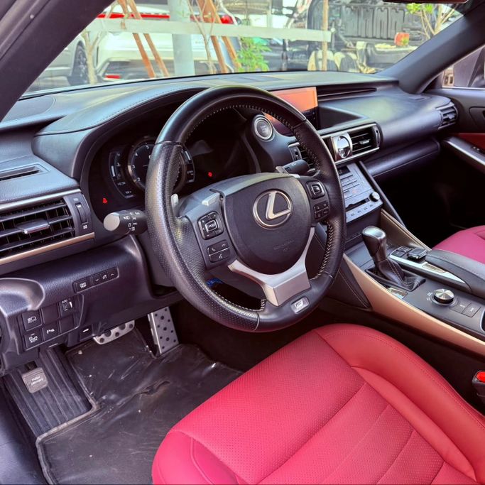 Подержанный Lexus IS 300 III Рестайлинг, 3.5 л, 2019 в Шардже от Sarmad Cars Серый цвет. Other | AUTO.AE