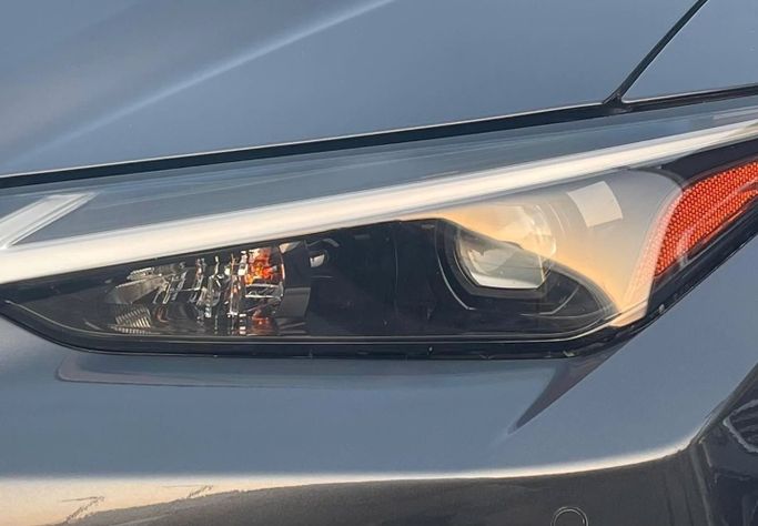 Подержанный Lexus IS 350 III Рестайлинг 2, 3.5 л, 2022 в Шардже от Al Nukhba Al Malakyah Used Cars Серый цвет. Американская | AUTO.AE