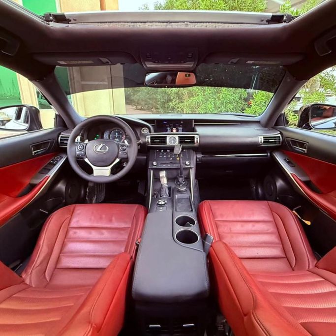 Подержанный Lexus IS 250 III, 2.5 л, 2015 в Шардже от Sarmad Cars Черный цвет. Other | AUTO.AE