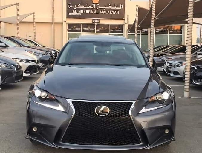 Подержанный Lexus IS 250 III, 2.5 л, 2014 в Шардже от Al Nukhba Al Malakyah Used Cars Серый цвет. Американская | AUTO.AE