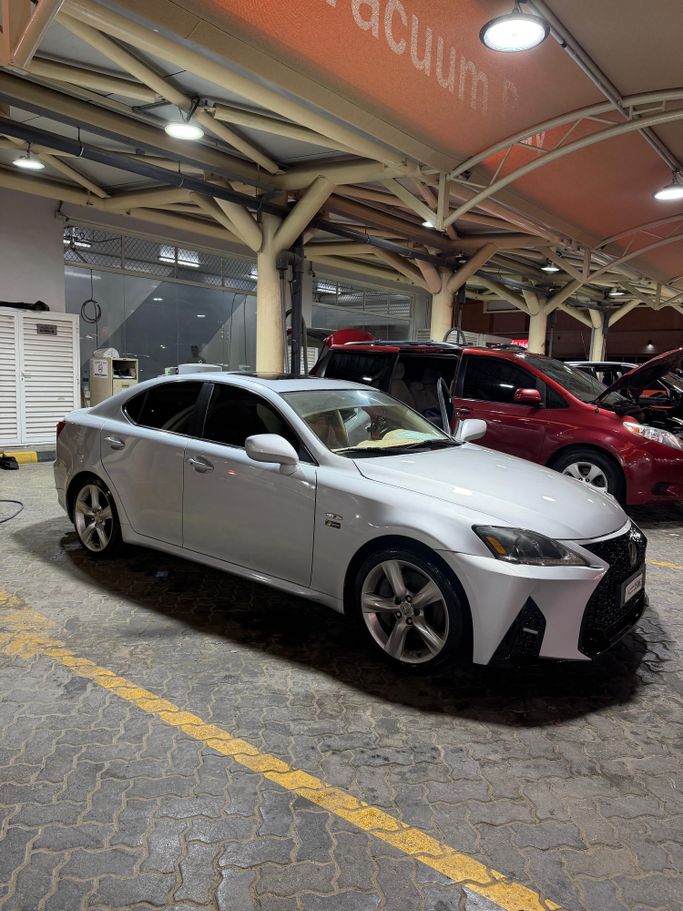 Подержанный Lexus IS 300 II Рестайлинг, 3.0 л, 2008 в Шардже Серебристый цвет. GCC | AUTO.AE