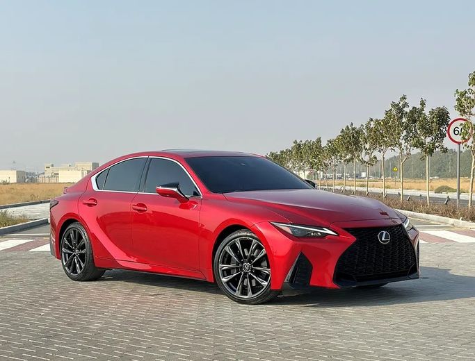 مستعملة Lexus IS 350 ثالثاً فيس ليفت 2, 3.5 l, 2023 في في الشارقة من AL KARADAH USED CARS TRADING، اللون أحمر. المواصفات الأمريكية | AUTO.AE | إعلان #271633