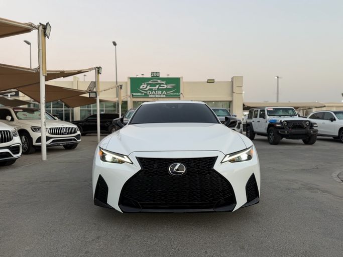 مستعملة ⁦Lexus IS 350 ثالثاً فيس ليفت 2، 3.5 l، 2025⁩ في في الإمارات, الشارقة من Daira Used Cars، اللون أبيض. المواصفات الأمريكية | AUTO.AE | إعلان #290664