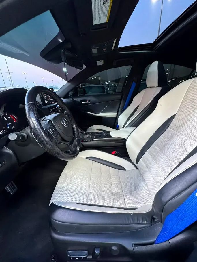Used Lexus IS 350 III Facelift 2, 3.5 l, 2022 in UAE, Sharjah by Rebou Alfakhama, Blue color. American Specs | AUTO.AE | Listing #295800 — photo 11 of 17