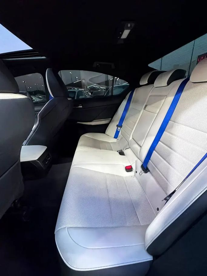 Used Lexus IS 350 III Facelift 2, 3.5 l, 2022 in UAE, Sharjah by Rebou Alfakhama, Blue color. American Specs | AUTO.AE | Listing #295800 — photo 8 of 17