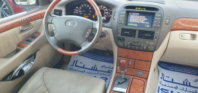 Подержанный Lexus LS 430 III Рестайлинг, 4.3 л, 2006 в Шардже от Ishtar Used Cars Бордовый цвет. Other | AUTO.AE