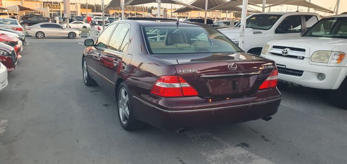 Подержанный Lexus LS 430 III Рестайлинг, 4.3 л, 2006 в Шардже от Ishtar Used Cars Бордовый цвет. Other | AUTO.AE