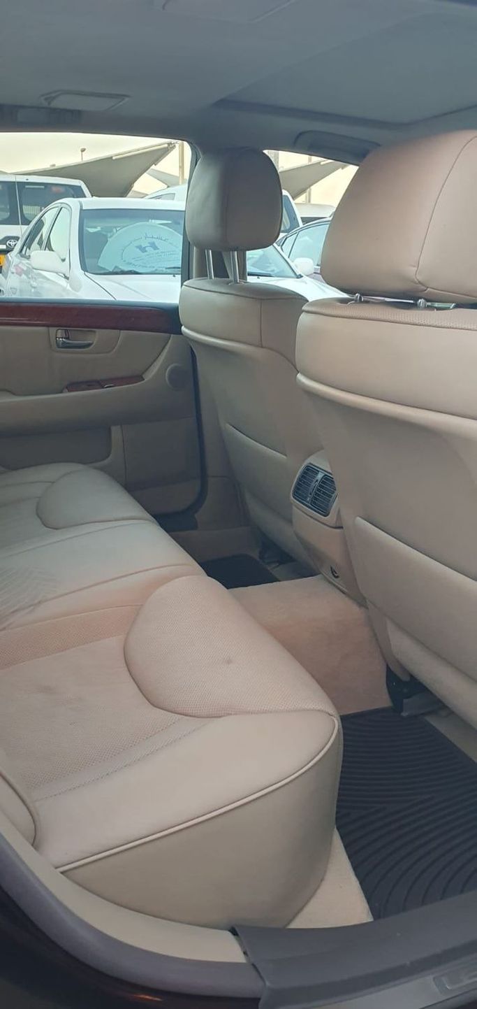 Подержанный Lexus LS 430 III Рестайлинг, 4.3 л, 2006 в Шардже от Ishtar Used Cars Бордовый цвет. Other | AUTO.AE