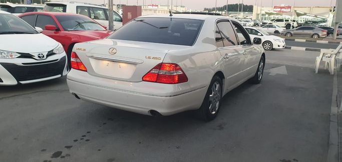 Подержанный Lexus LS 430 III Рестайлинг, 4.3 л, 2004 в Шардже от Ishtar Used Cars Белый цвет. Other | AUTO.AE